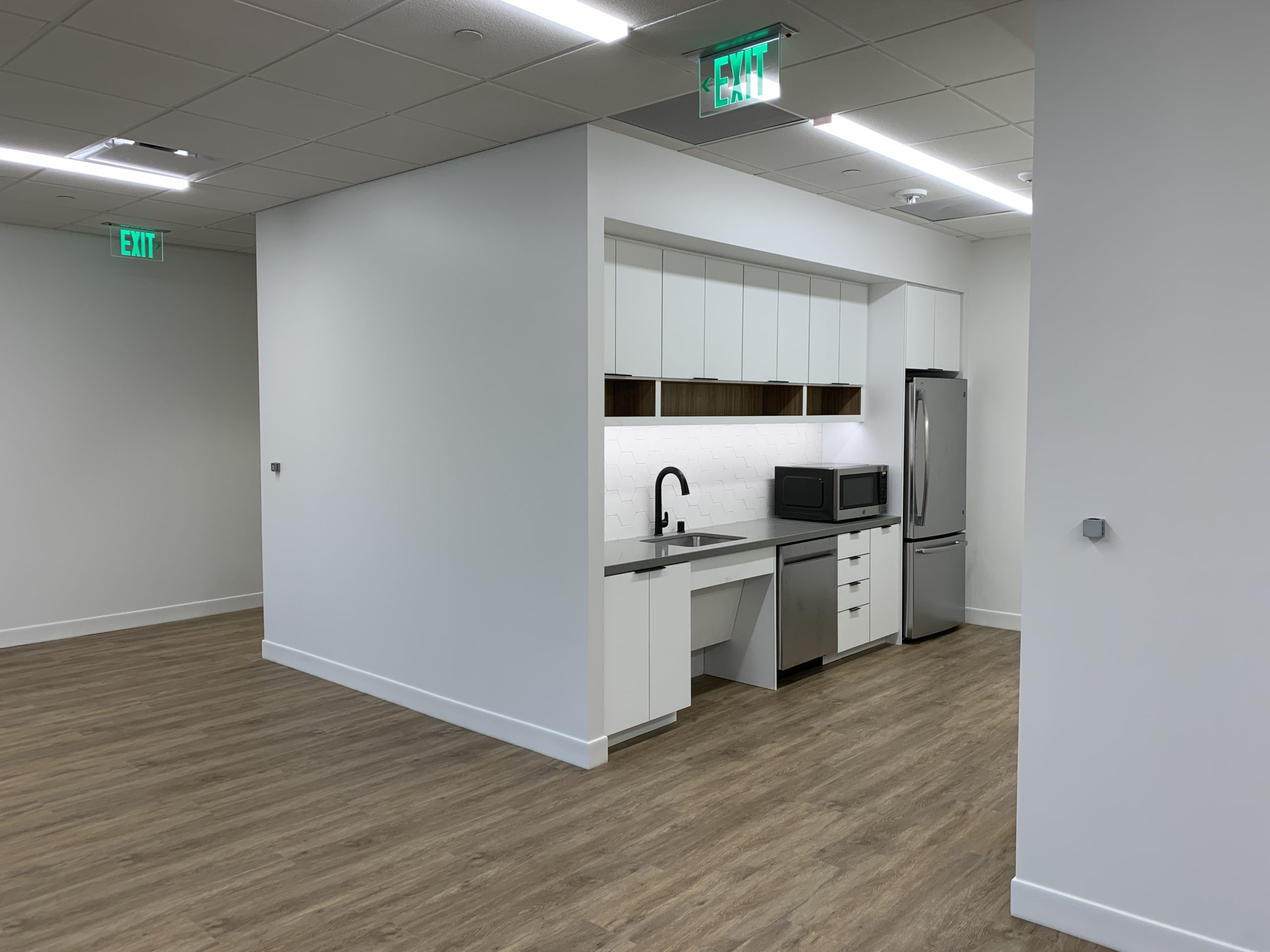 Preston Commons West – 2nd Floor Corridor, Restrooms and Spec Suites 240 Breakroom